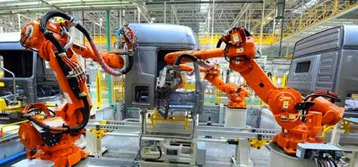 徐工以“技術(shù)領(lǐng)先、用不毀”為引領(lǐng)，推動高端制造與國際化戰(zhàn)略的“珠峰登頂”